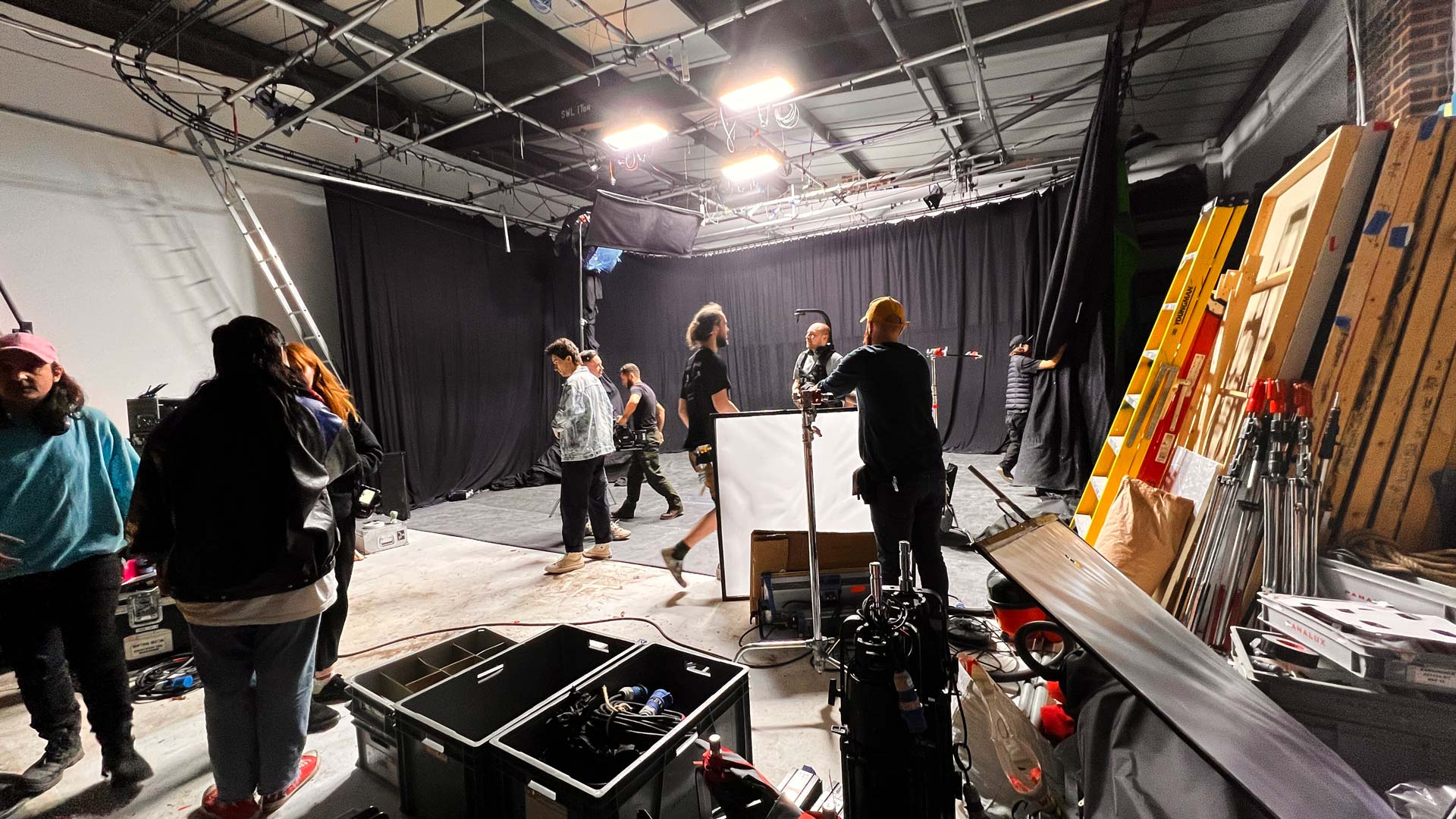Step-by-Step Guide to Shooting in a Music Video Studio