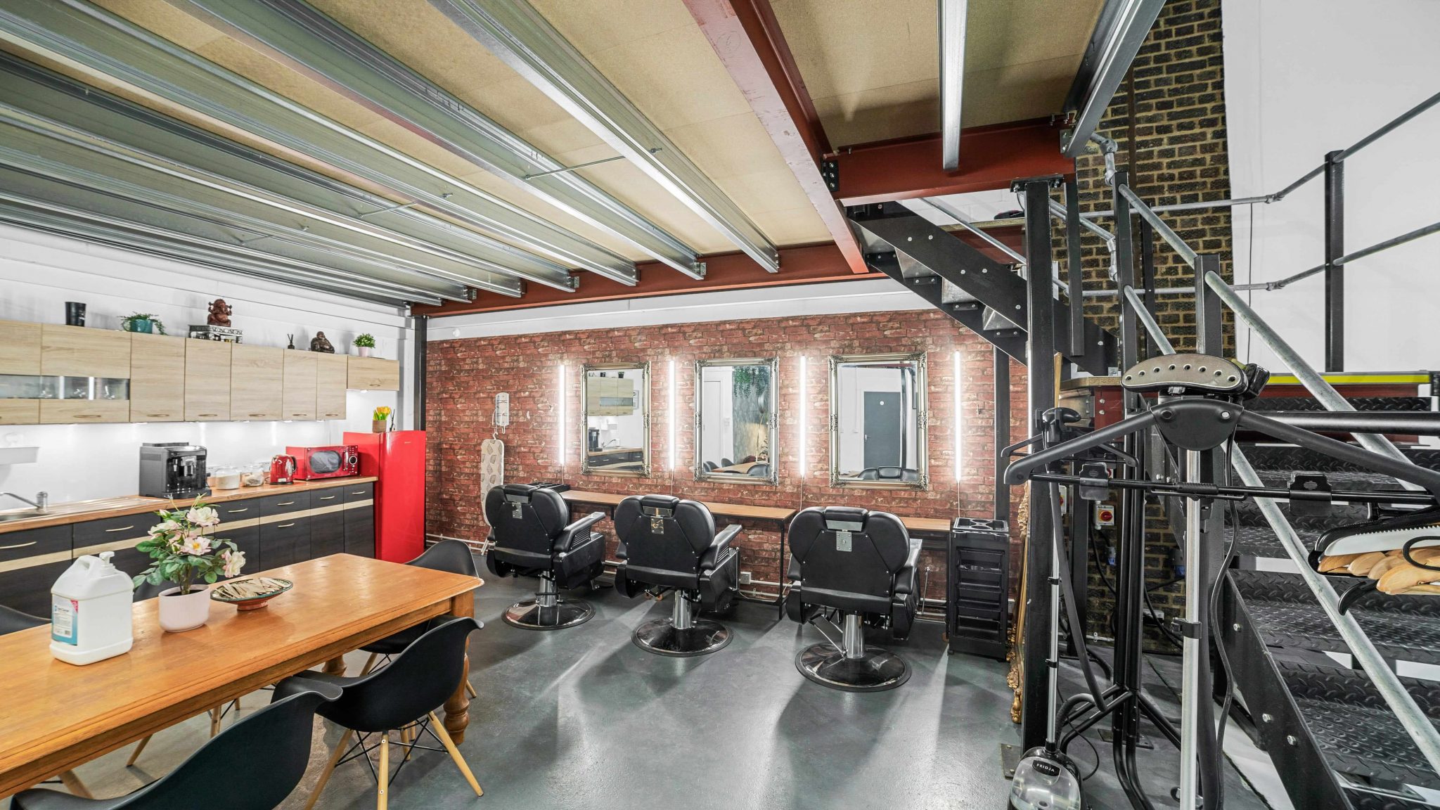 The Ultimate Guide to Ecommerce Photography Studios: Why Professional Images Matter