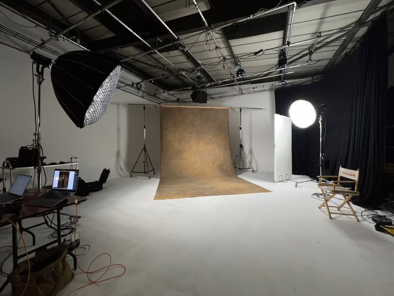Film & Photo Studio Hire London | Cineview Studios | Green Screen Studio for Creative Video Production and Visual Effects Film & Photo Studio Hire London | Cineview Studios | Green Screen Studio for Creative Video Production and Visual Effects