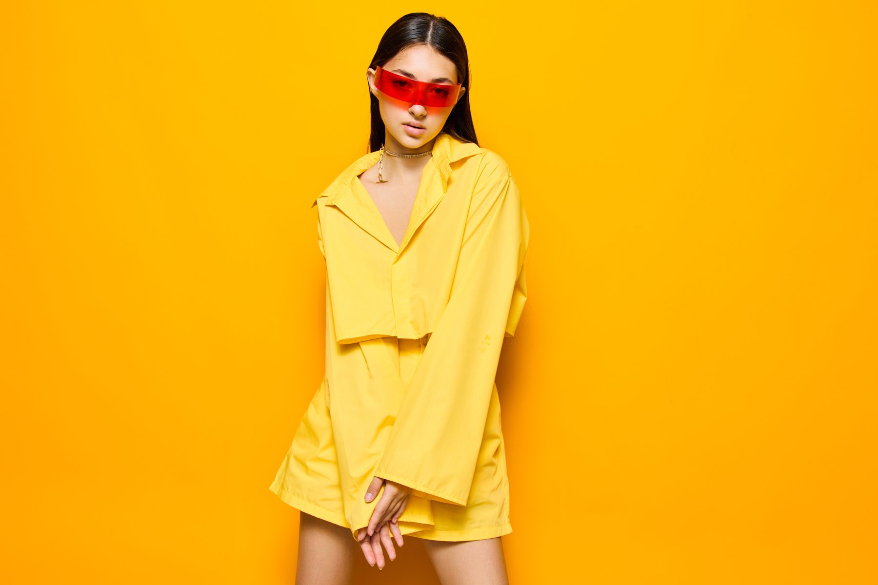 Lifestyle fashion portrait styled in yellow