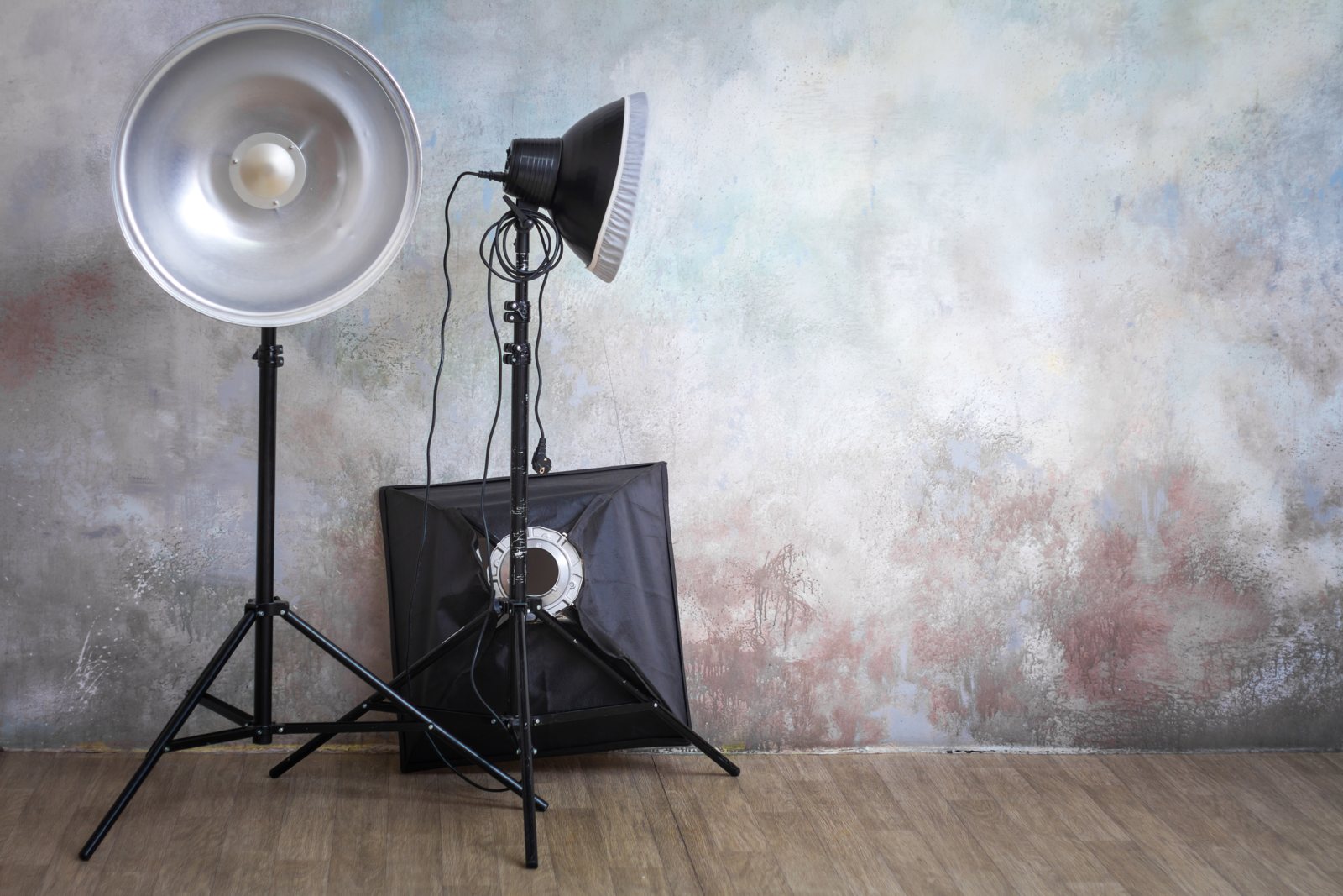 Flash heads and a softbox in a photography lighting setup